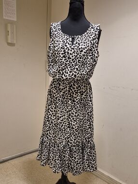 Talbots Black and White Leopard Print Sleeveless Midi Dress